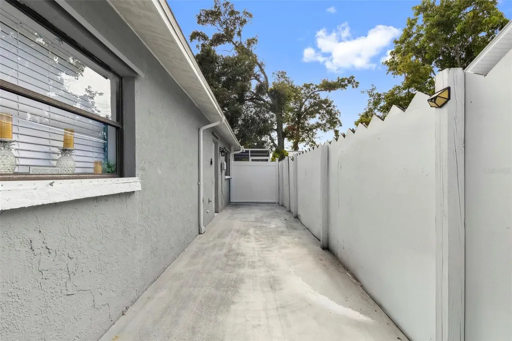 6920 N Cameron Avenue Tampa FL 33614