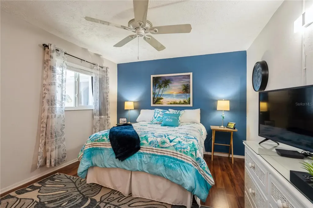 527 Cape Coral Parkway W Cape Coral FL 33914