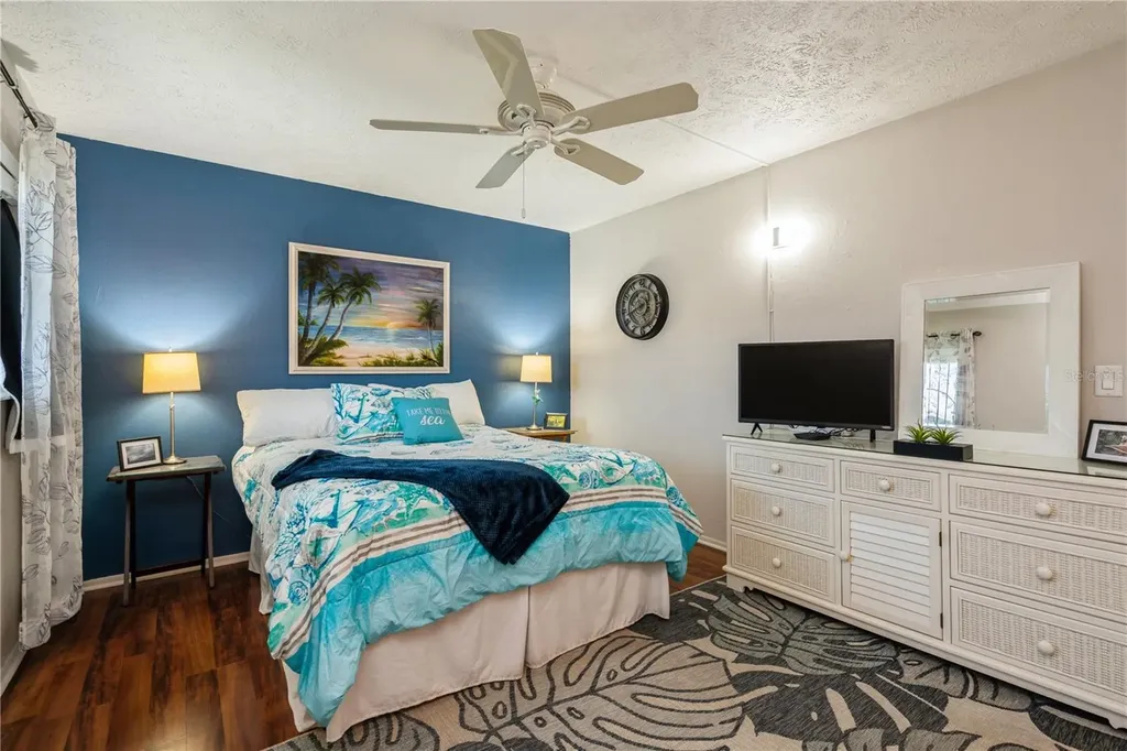 527 Cape Coral Parkway W Cape Coral FL 33914