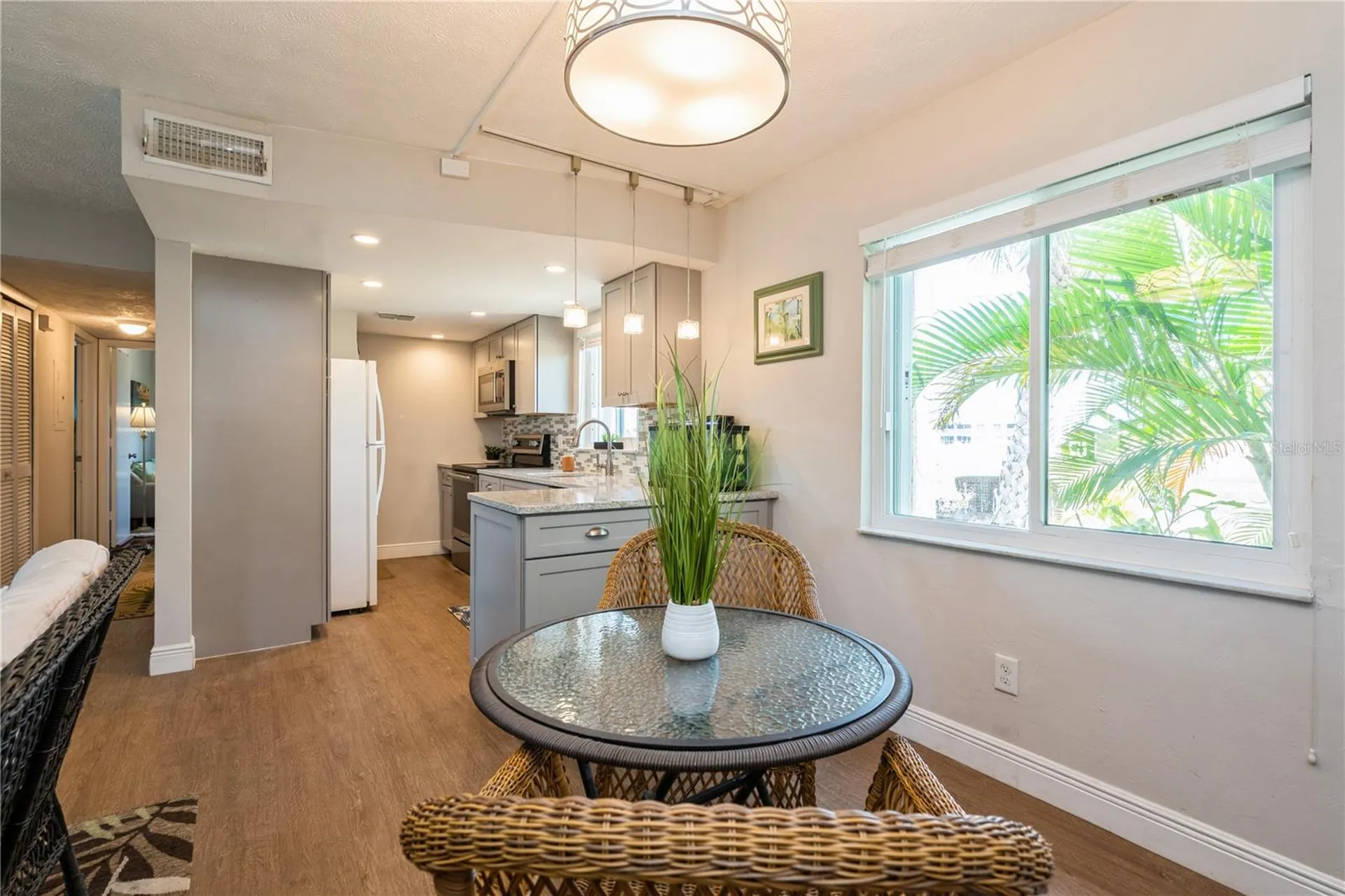527 Cape Coral Parkway W Cape Coral FL 33914