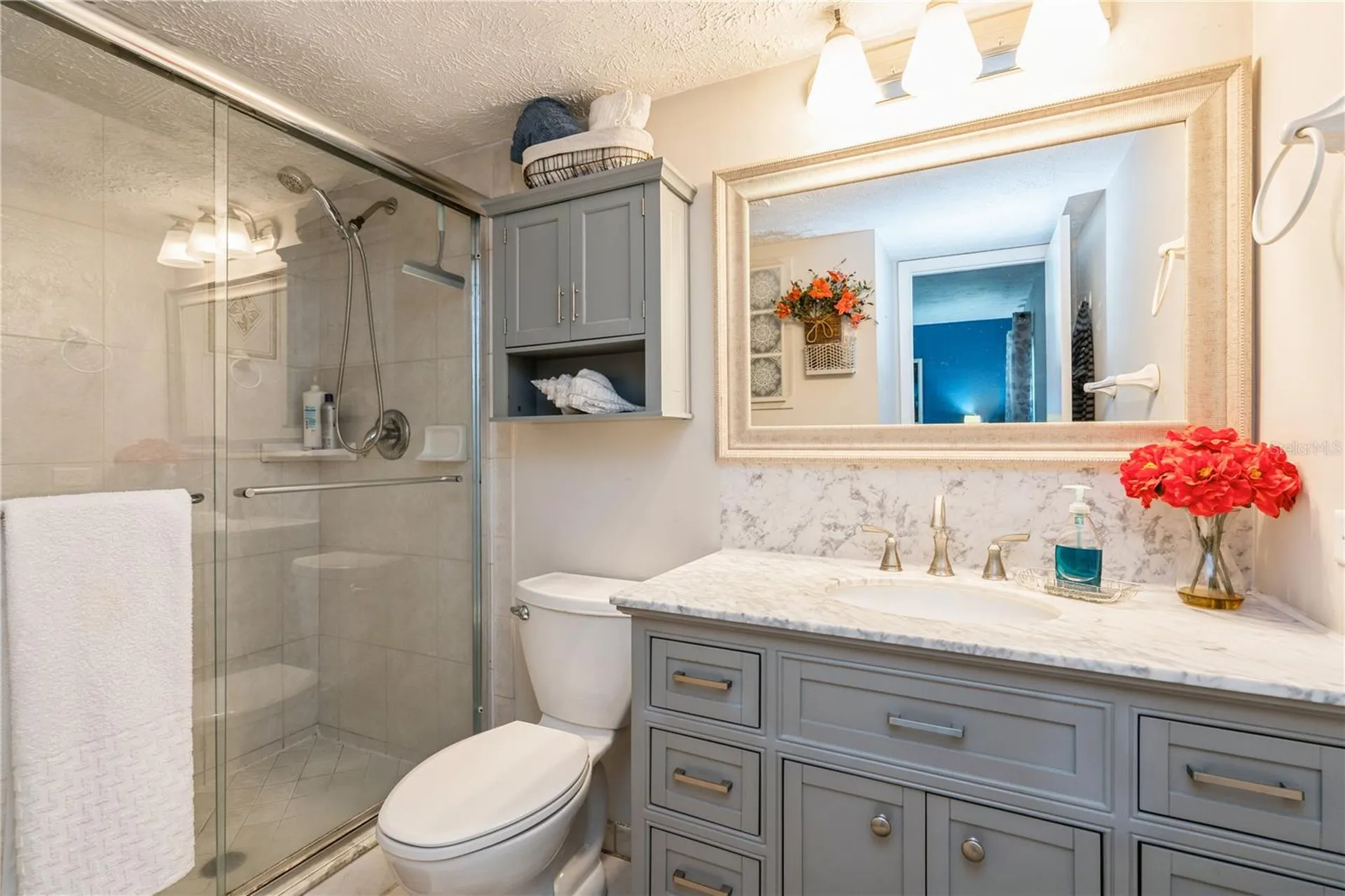 527 Cape Coral Parkway W Cape Coral FL 33914