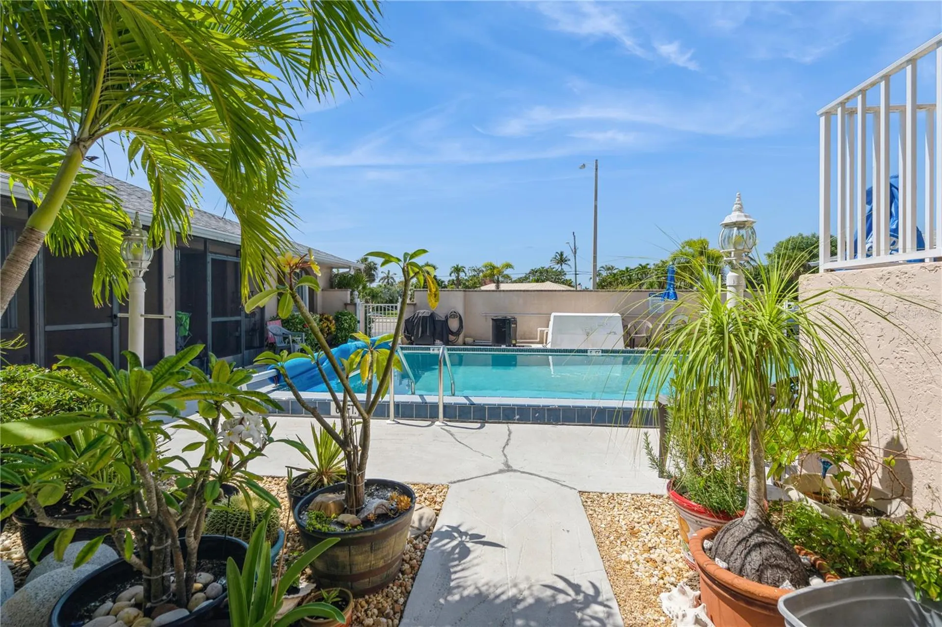 527 Cape Coral Parkway W Cape Coral FL 33914