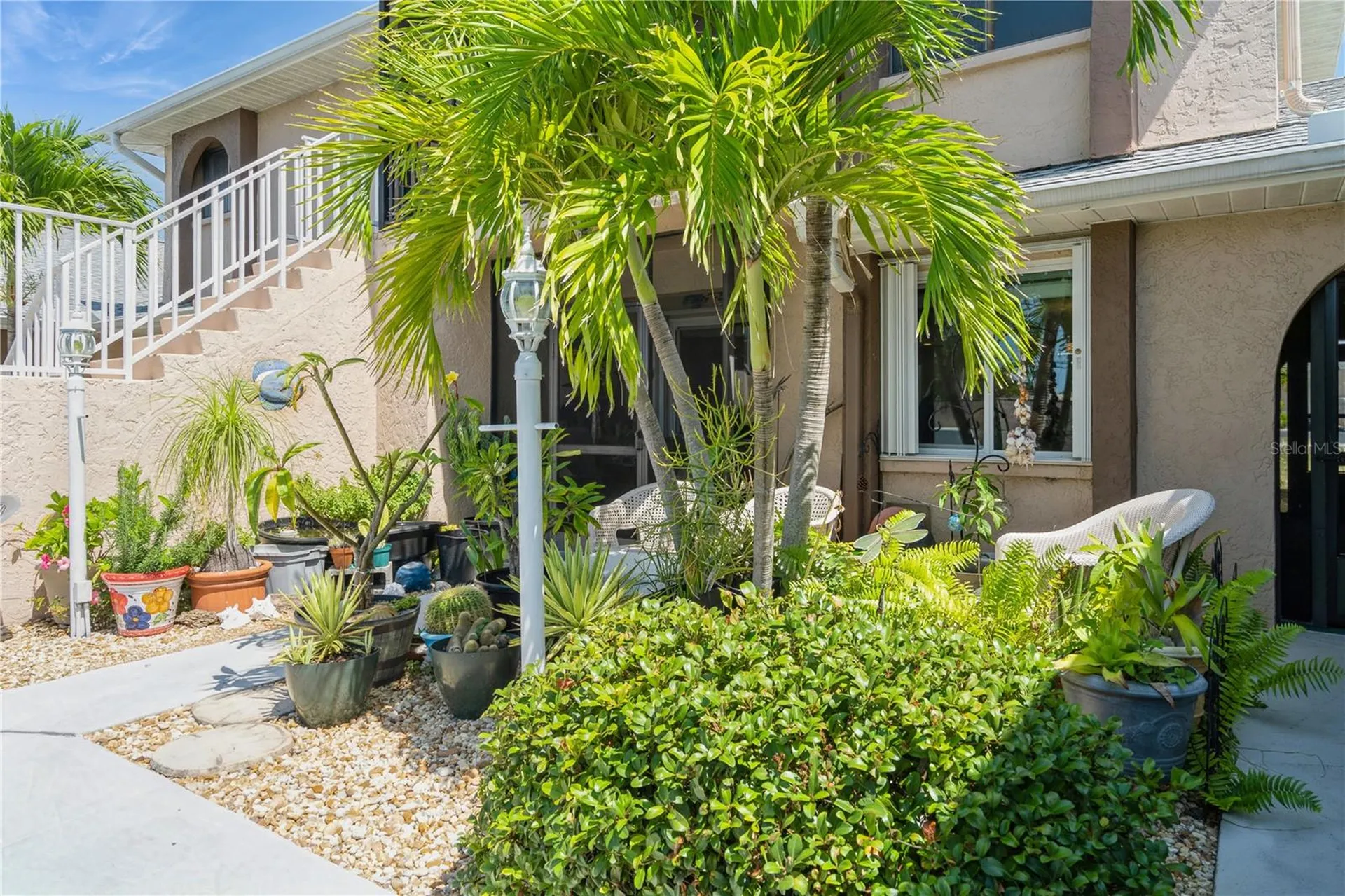527 Cape Coral Parkway W Cape Coral FL 33914