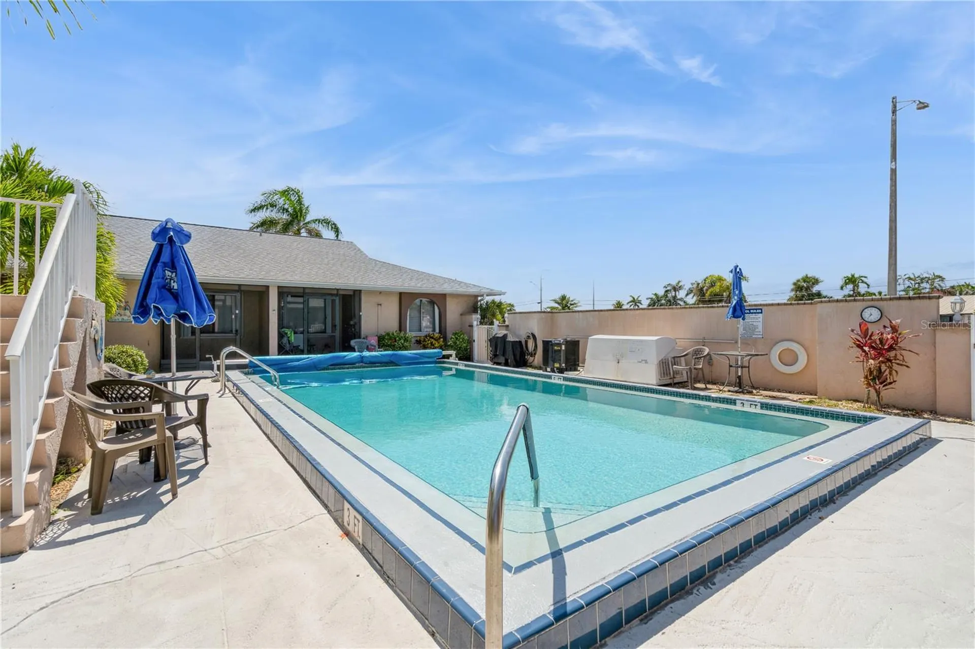 527 Cape Coral Parkway W Cape Coral FL 33914