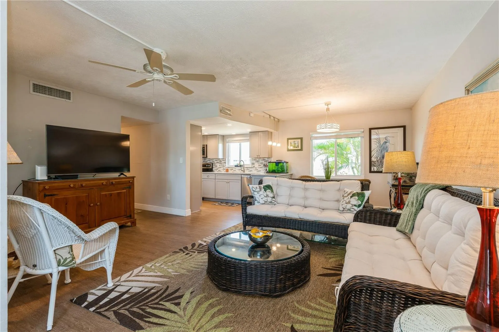 527 Cape Coral Parkway W Cape Coral FL 33914