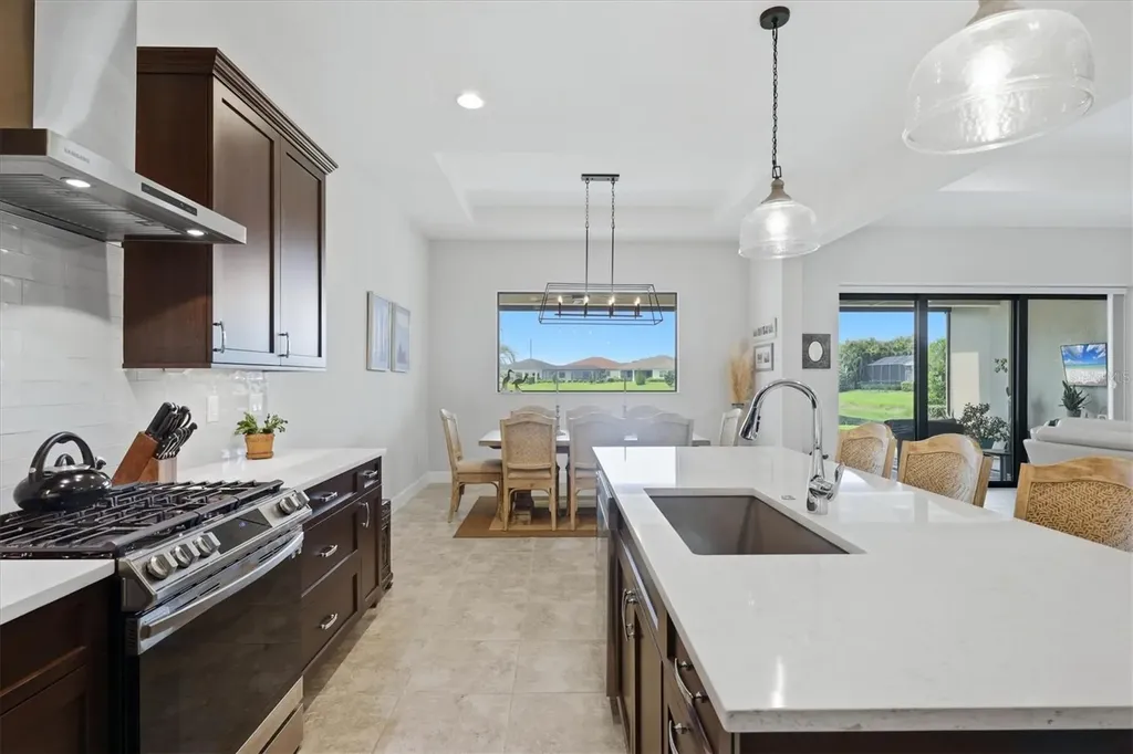 7712 Sandhill Lake Drive Sarasota FL 34241