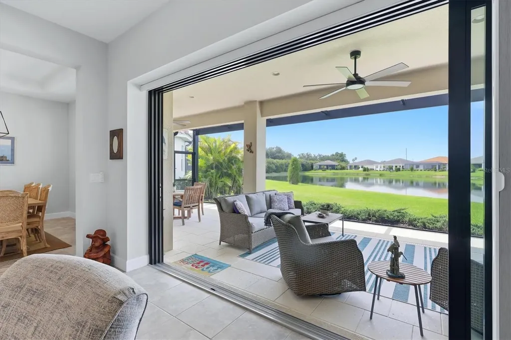 7712 Sandhill Lake Drive Sarasota FL 34241