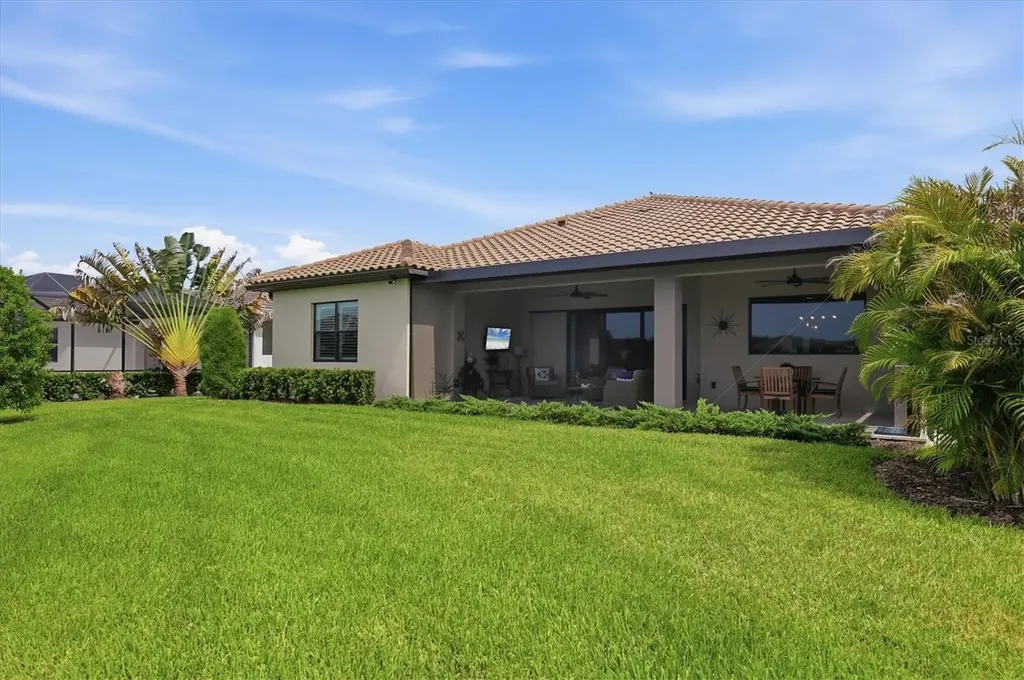 7712 Sandhill Lake Drive Sarasota FL 34241
