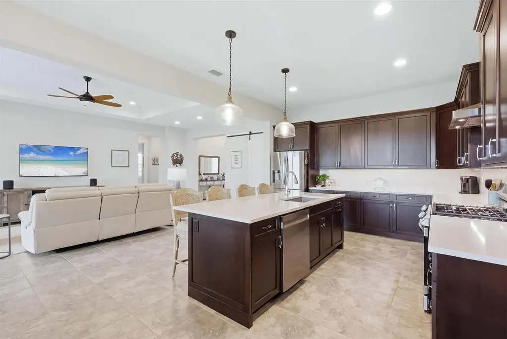 7712 Sandhill Lake Drive Sarasota FL 34241