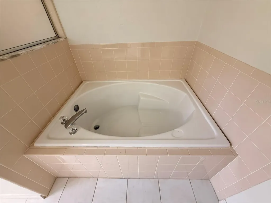 3010 Victoria Drive Kissimmee FL 34746