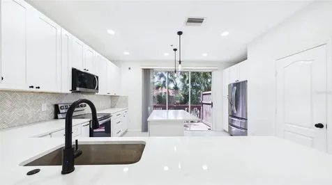 3175 Bayshore Oaks Drive Tampa FL 33611