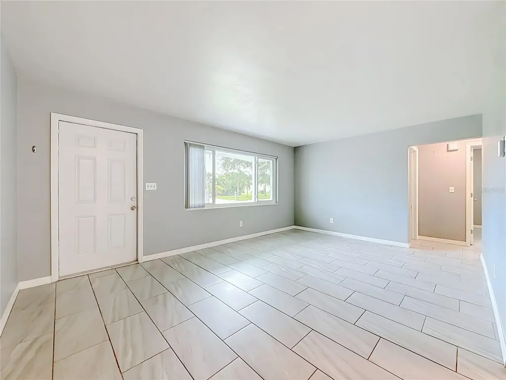 890 7th Avenue NE Largo FL 33770
