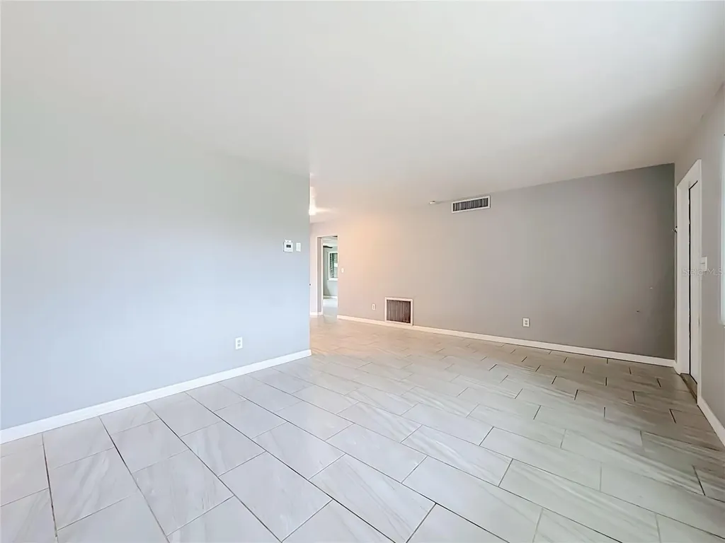890 7th Avenue NE Largo FL 33770