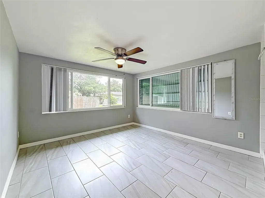 890 7th Avenue NE Largo FL 33770