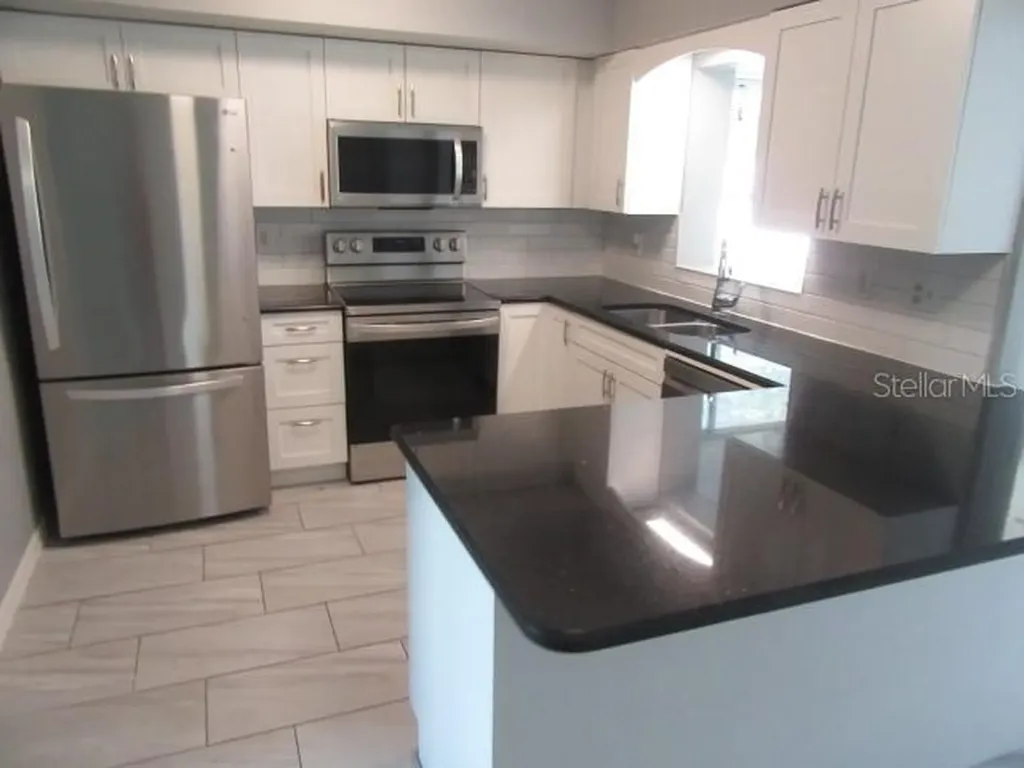 890 7th Avenue NE Largo FL 33770