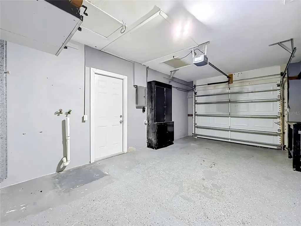 890 7th Avenue NE Largo FL 33770