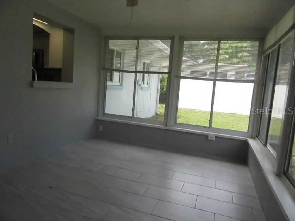 890 7th Avenue NE Largo FL 33770