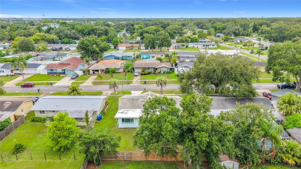 890 7th Avenue NE Largo FL 33770