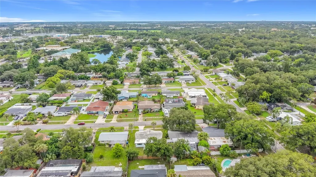 890 7th Avenue NE Largo FL 33770