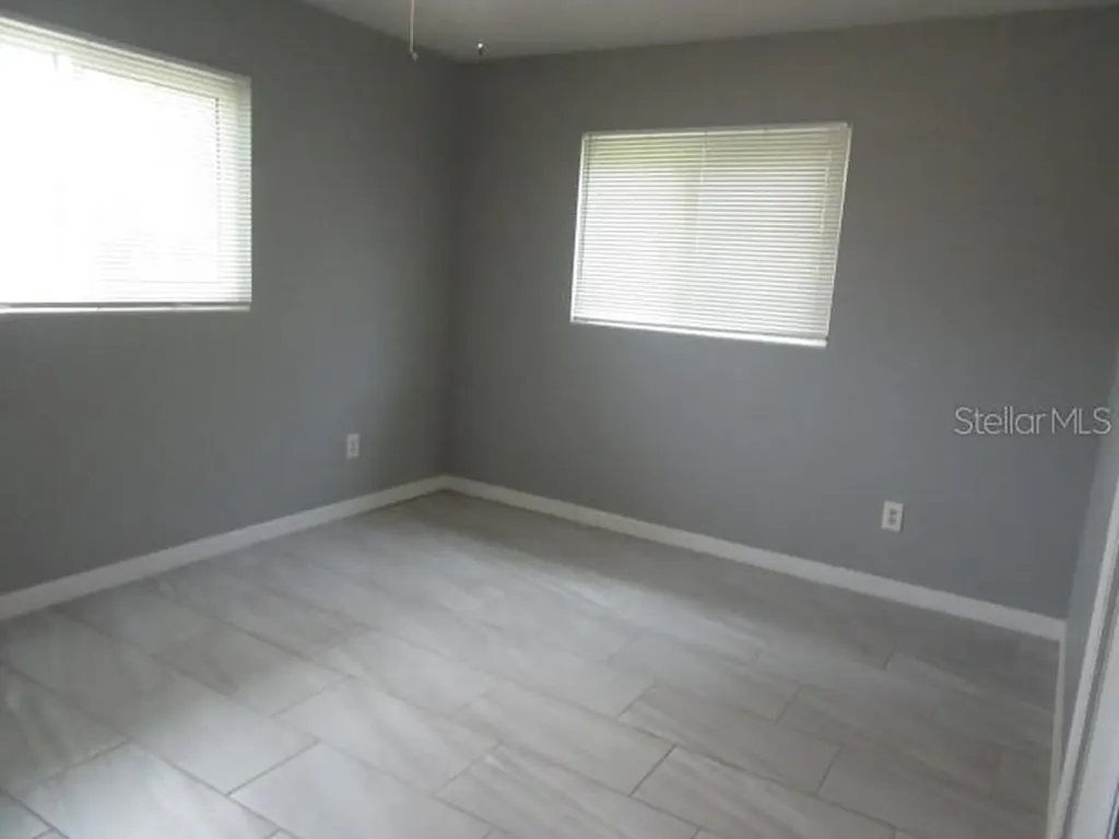 890 7th Avenue NE Largo FL 33770