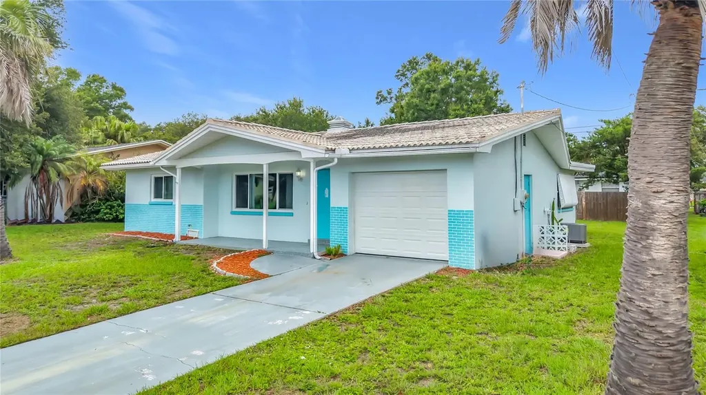 890 7th Avenue NE Largo FL 33770