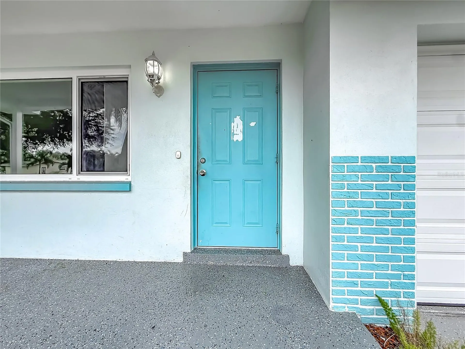 890 7th Avenue NE Largo FL 33770
