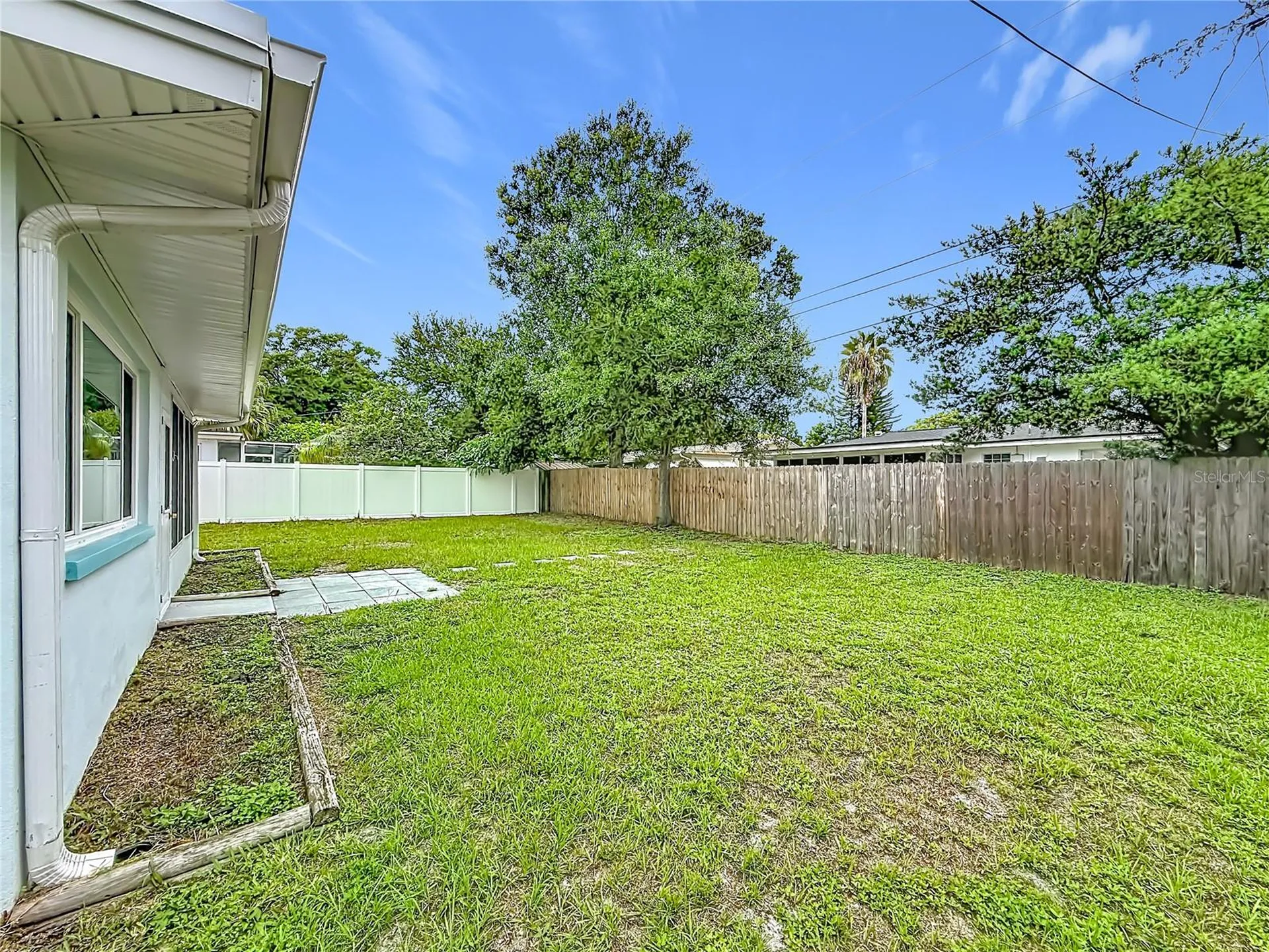 890 7th Avenue NE Largo FL 33770