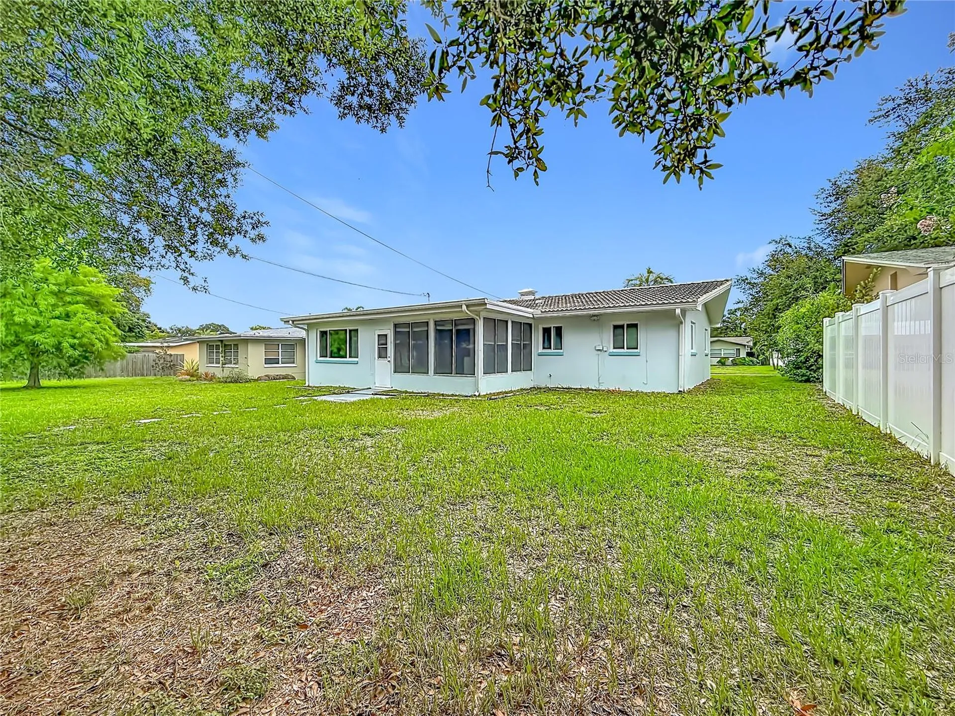 890 7th Avenue NE Largo FL 33770