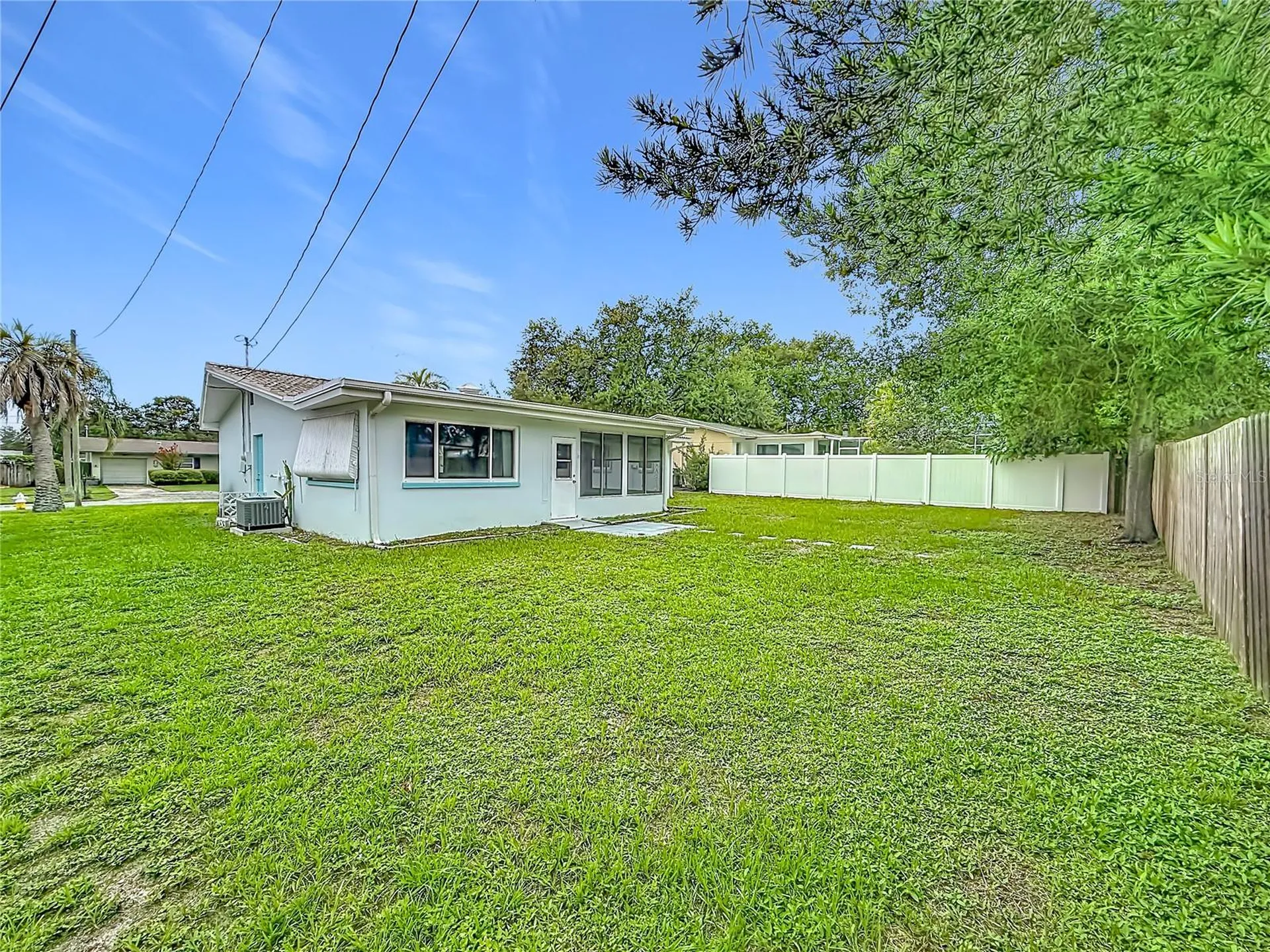 890 7th Avenue NE Largo FL 33770