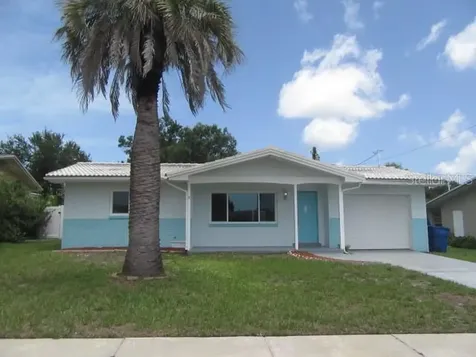890 7th Avenue NE Largo FL 33770