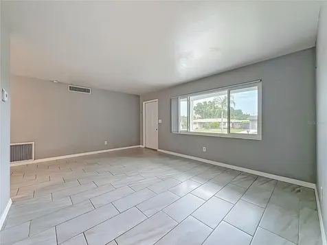 890 7th Avenue NE Largo FL 33770
