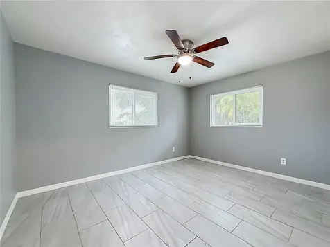 890 7th Avenue NE Largo FL 33770
