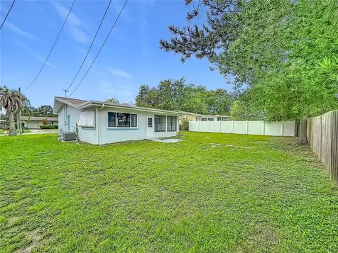 890 7th Avenue NE Largo FL 33770