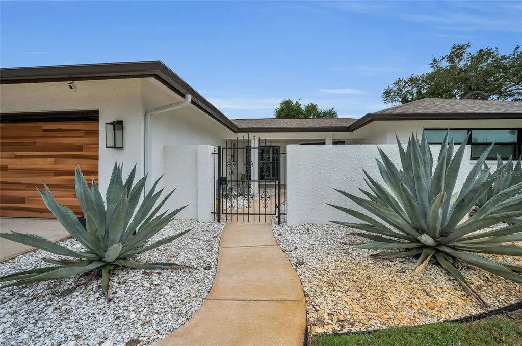 14516 Bay Hills Drive Largo FL 33774