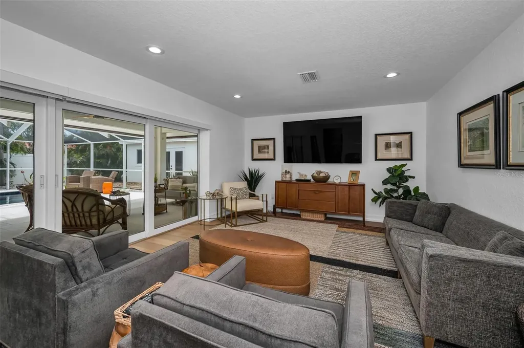 14516 Bay Hills Drive Largo FL 33774