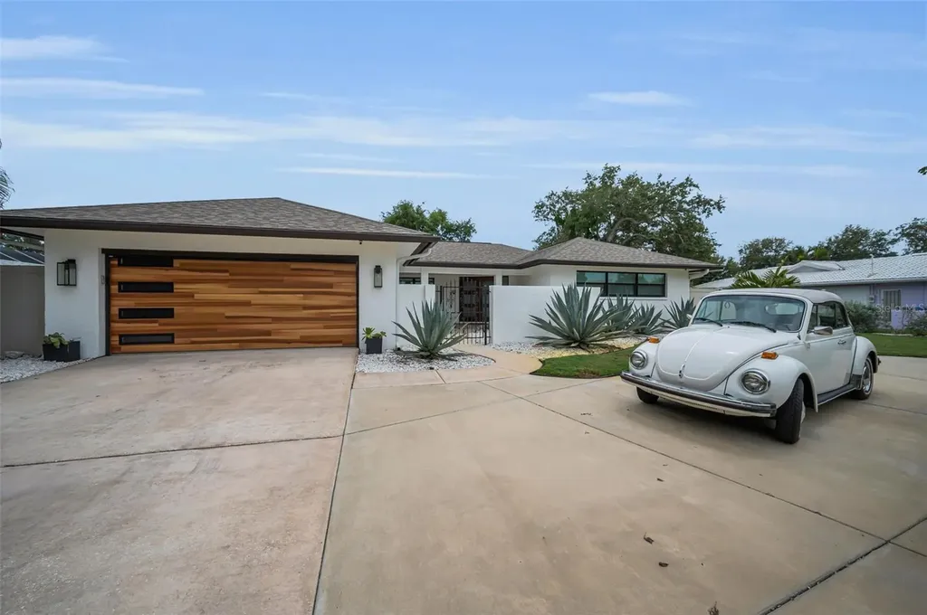 14516 Bay Hills Drive Largo FL 33774