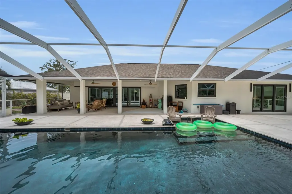 14516 Bay Hills Drive Largo FL 33774