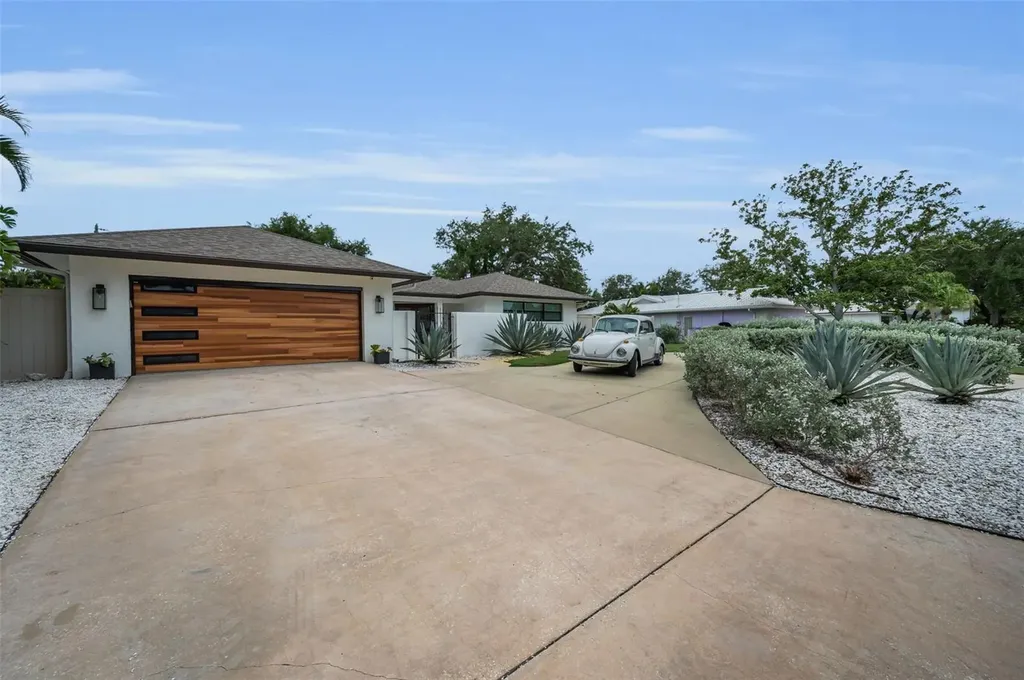 14516 Bay Hills Drive Largo FL 33774