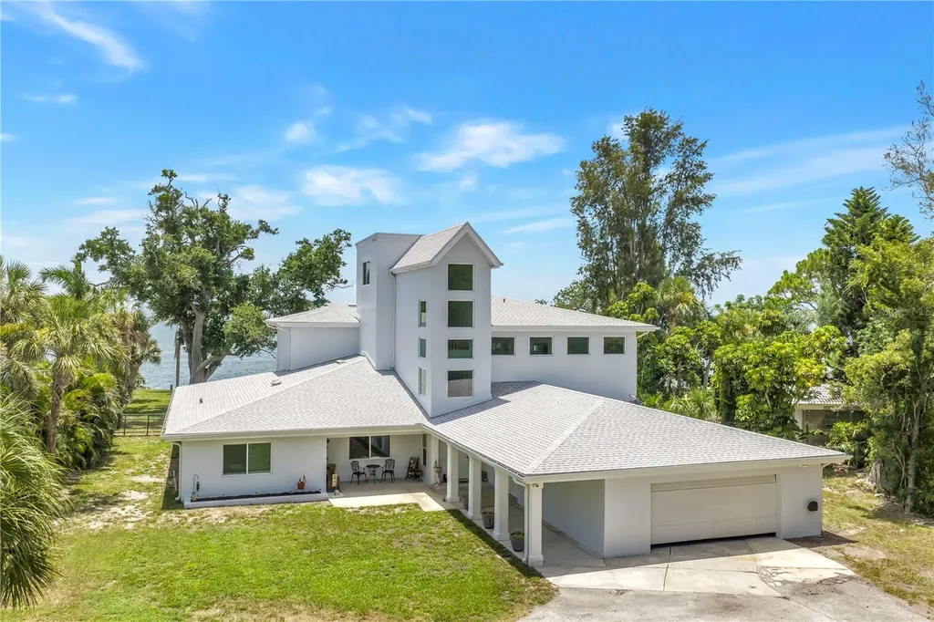 2280 Pinellas Point Drive S St Petersburg FL 33712