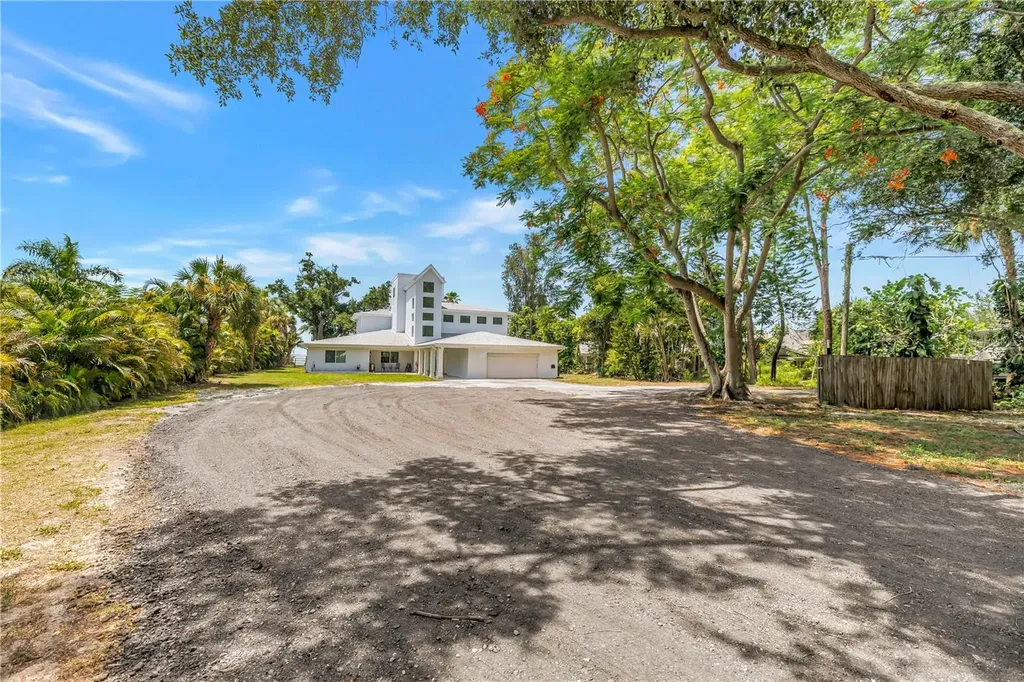 2280 Pinellas Point Drive S St Petersburg FL 33712