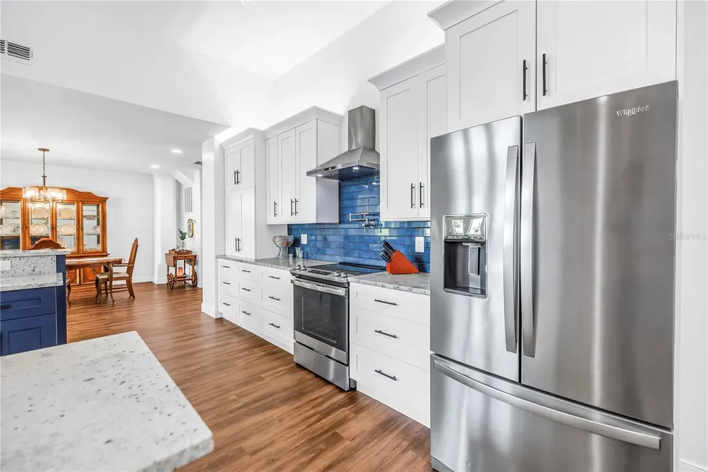 2280 Pinellas Point Drive S St Petersburg FL 33712