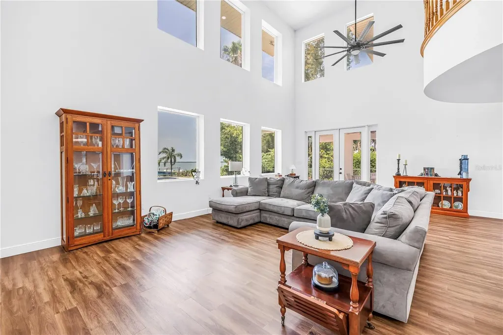 2280 Pinellas Point Drive S St Petersburg FL 33712