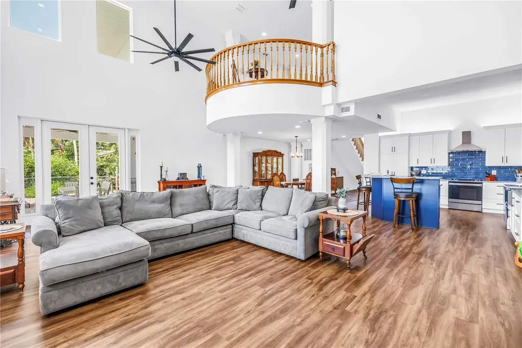 2280 Pinellas Point Drive S St Petersburg FL 33712