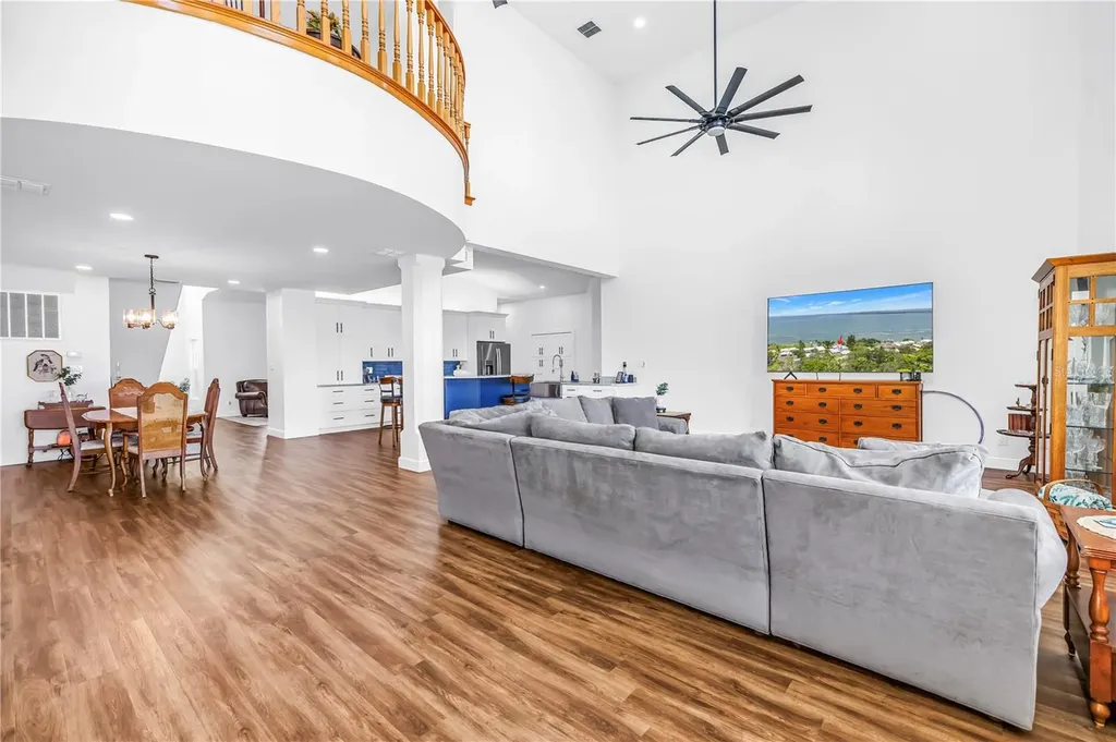 2280 Pinellas Point Drive S St Petersburg FL 33712