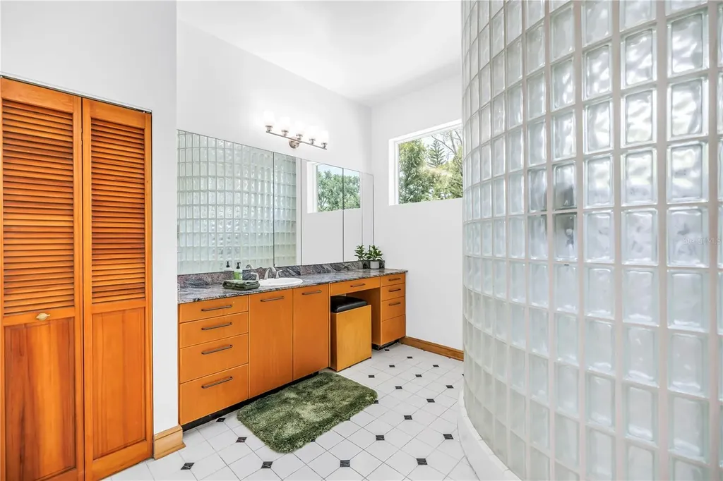 2280 Pinellas Point Drive S St Petersburg FL 33712