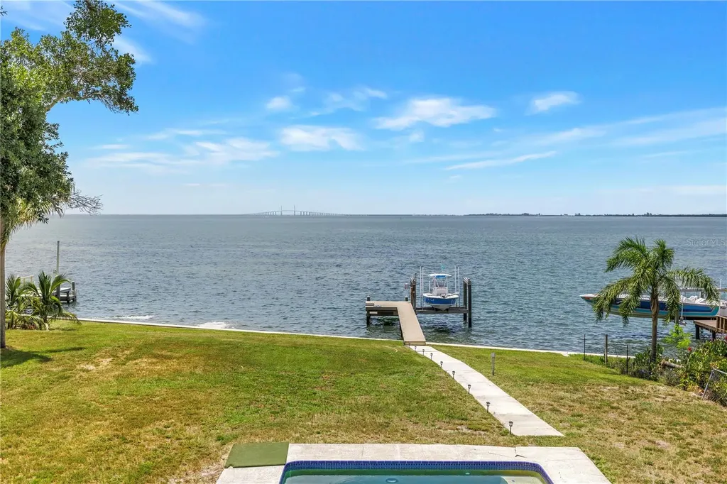 2280 Pinellas Point Drive S St Petersburg FL 33712