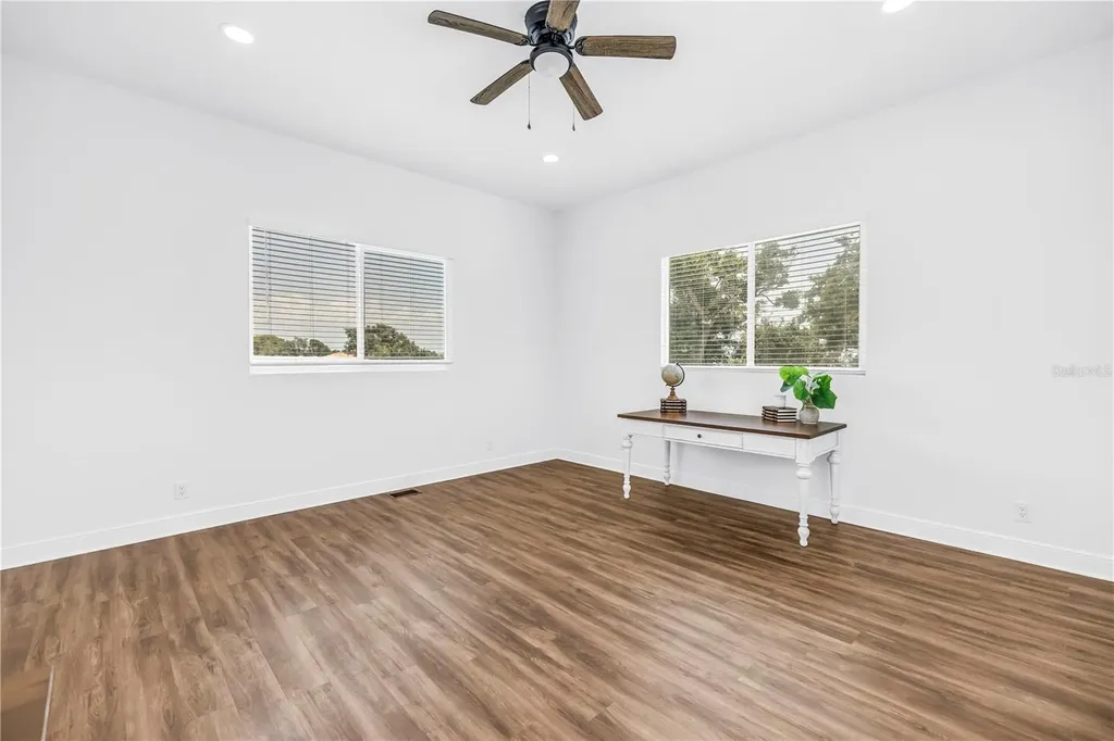 2280 Pinellas Point Drive S St Petersburg FL 33712