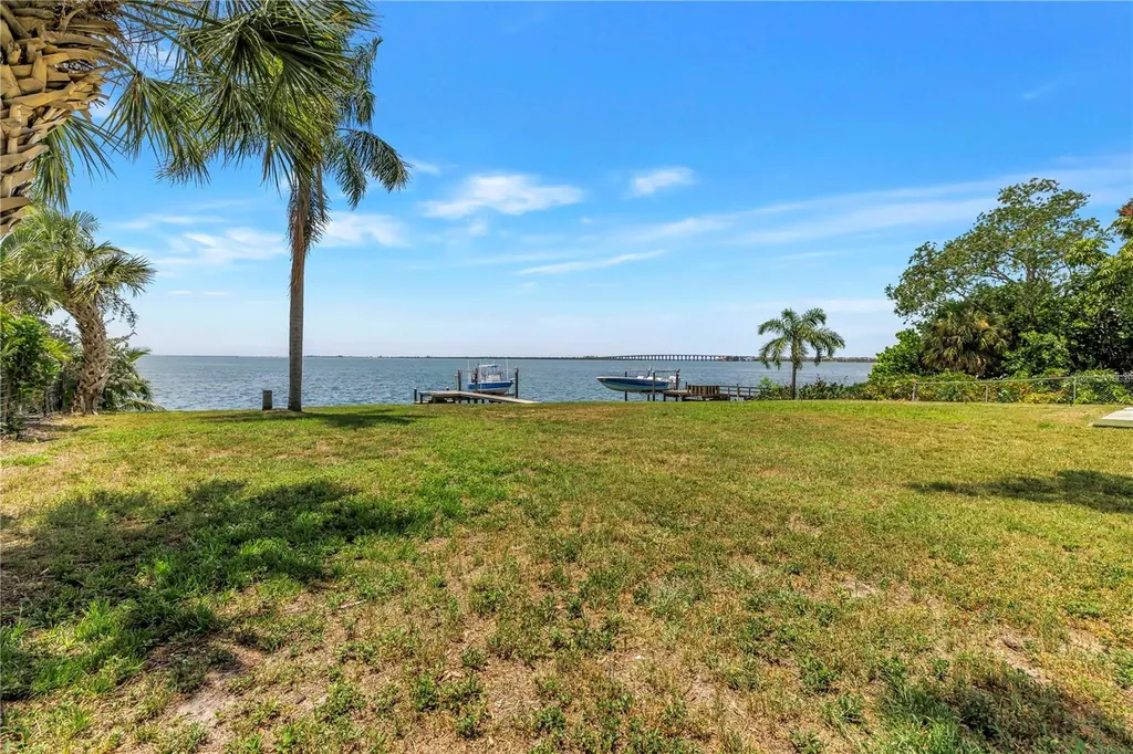 2280 Pinellas Point Drive S St Petersburg FL 33712