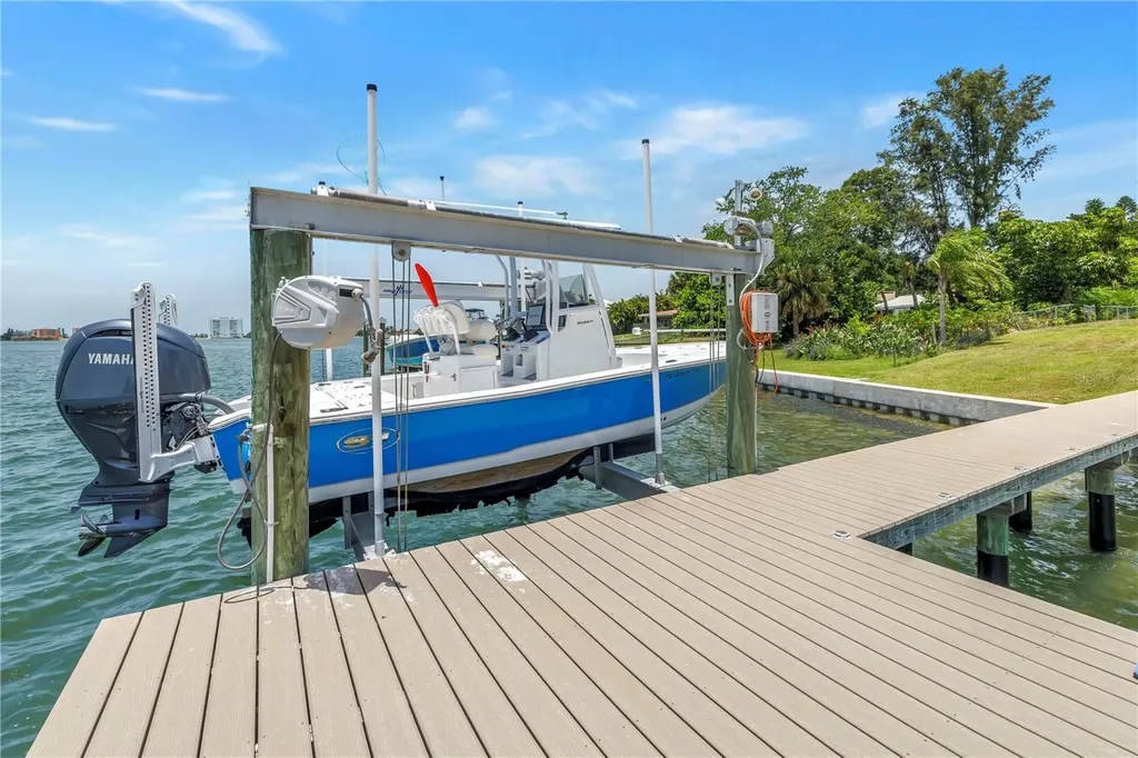 2280 Pinellas Point Drive S St Petersburg FL 33712