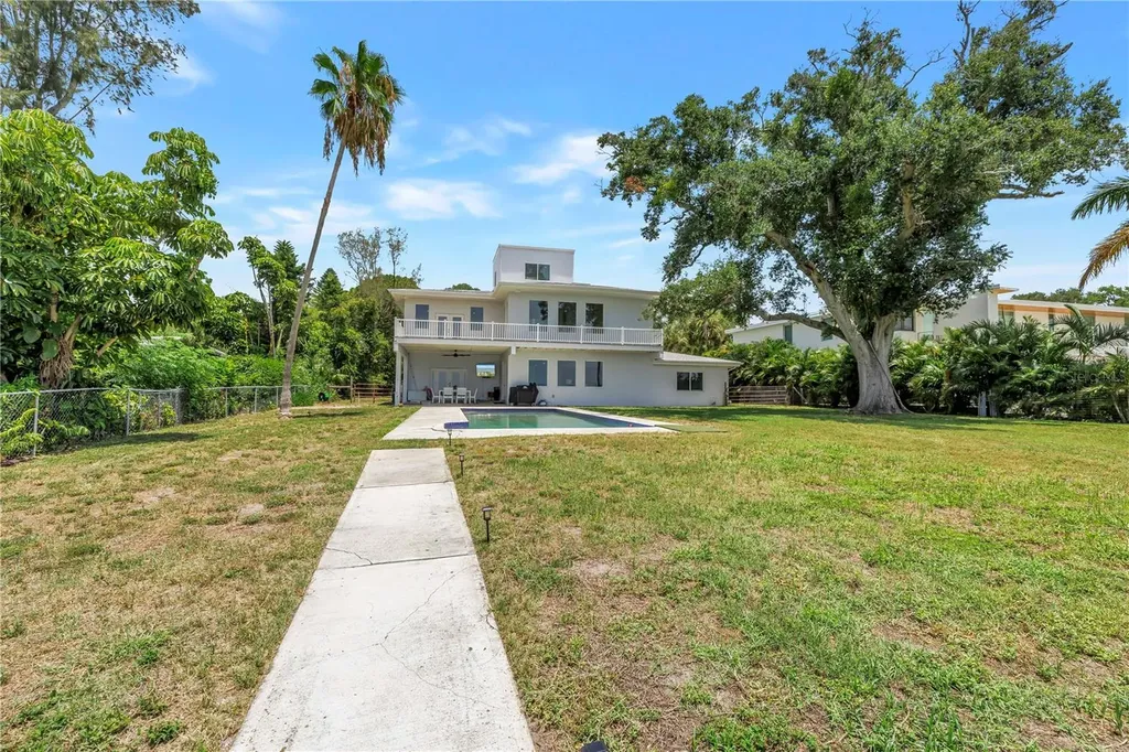 2280 Pinellas Point Drive S St Petersburg FL 33712